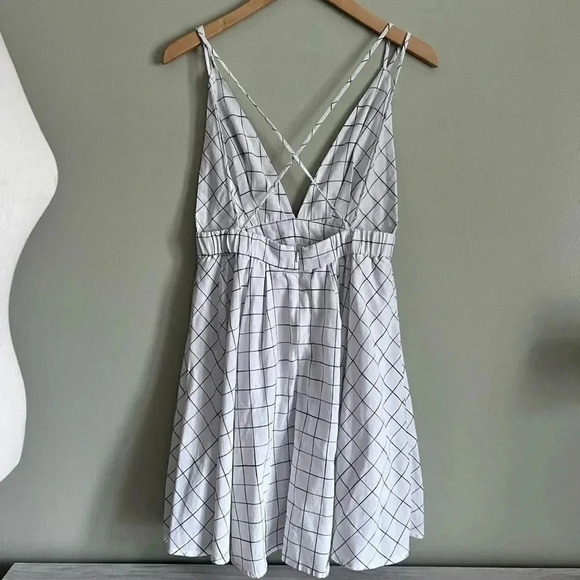 HYFVE Fit & Flare Dress Size Medium - Picture 5 of 8